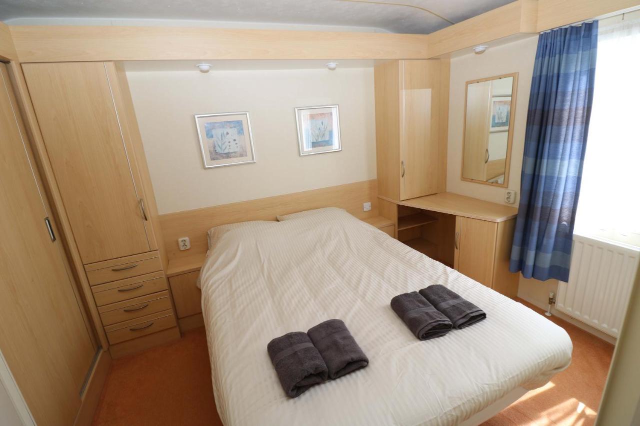Campsite Hof Nieuwerkerk Chalet 2 Arnemuiden